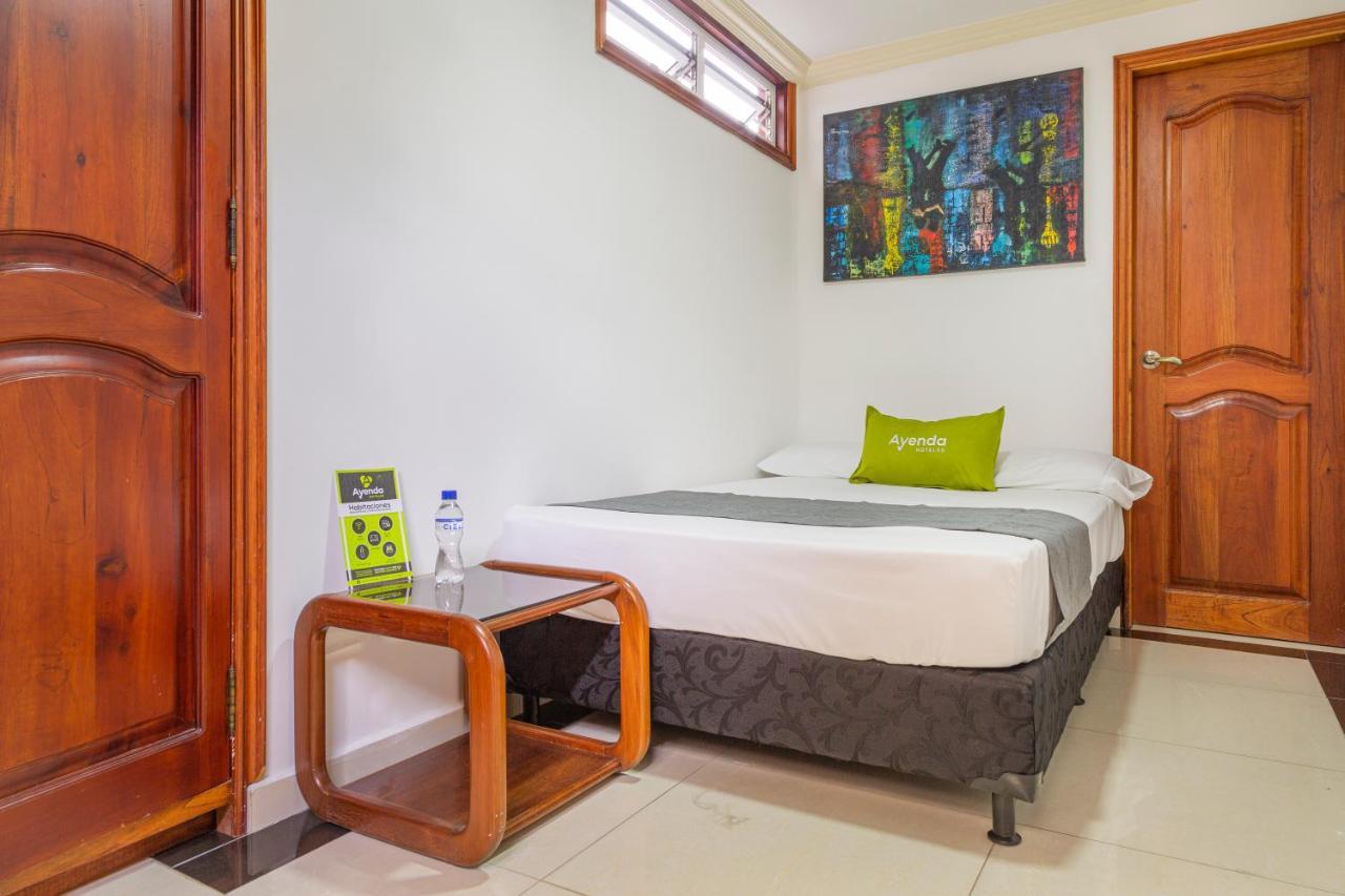 Hotel Boutique Laureles Home - Ayenda 1258 (Adults Only) Medellín Exteriör bild